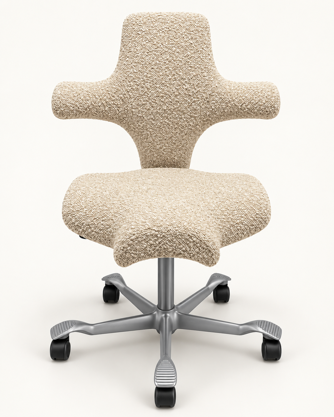 Upcycled HÅG Capisco kontorstol (med sadelsæde) i beige bouclé