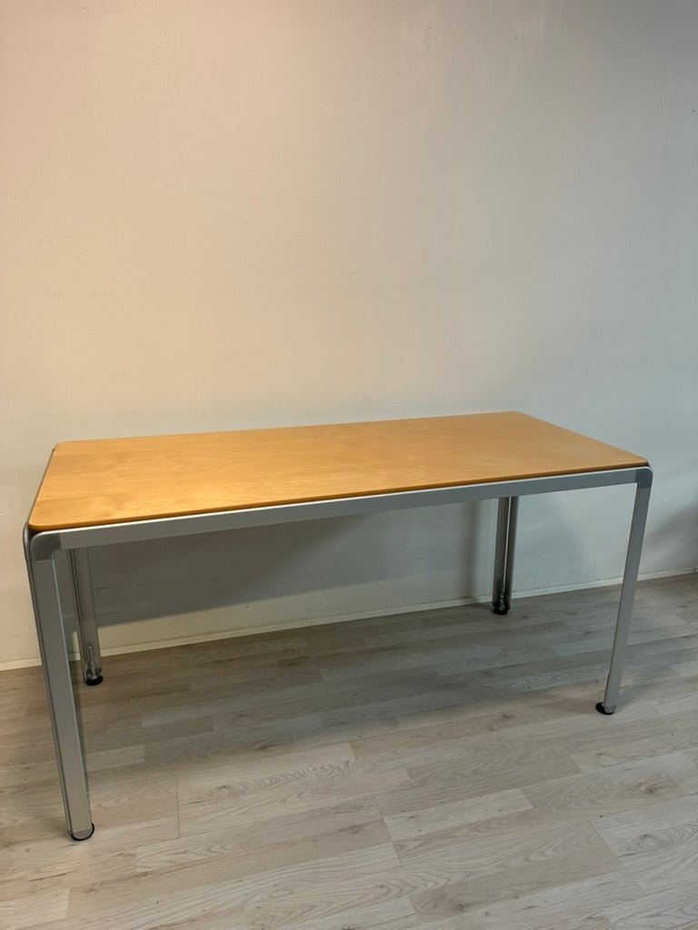 Arne Jacobsen DJOB Konferencebord - A New Story