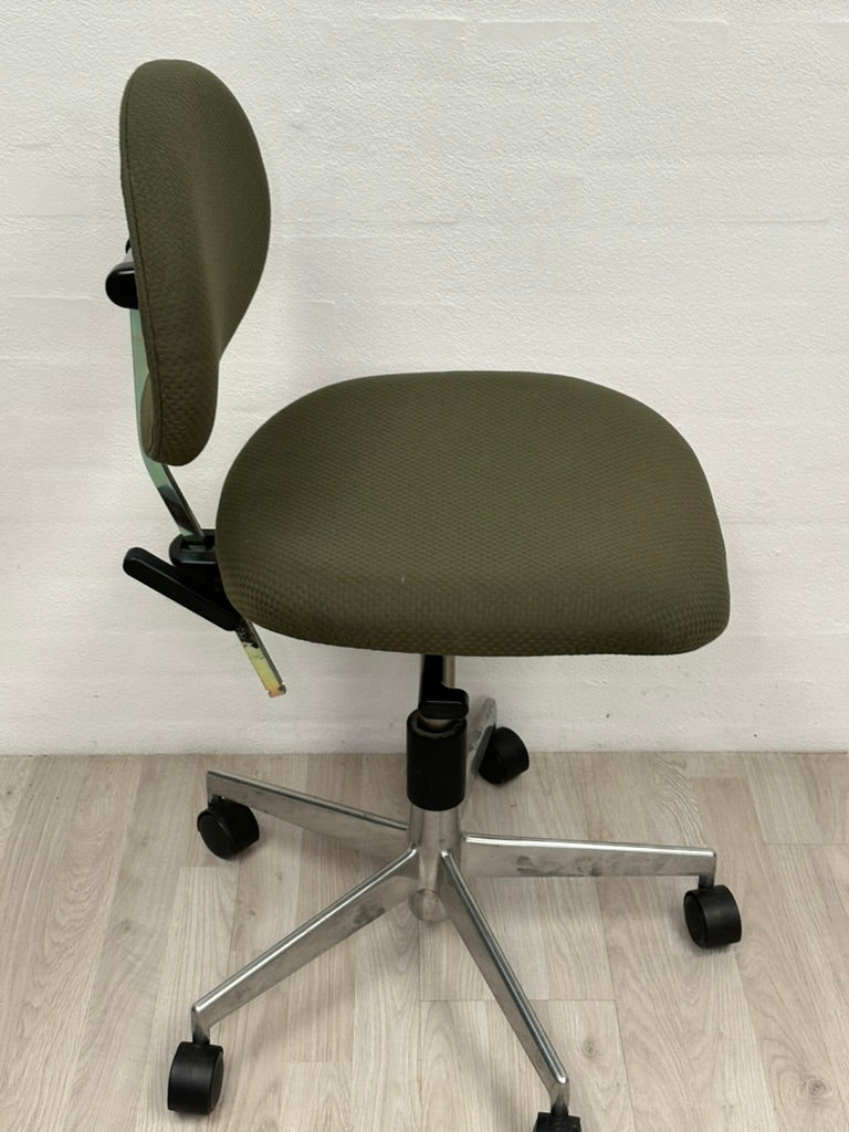 Labofa Upcycled Kontorstol - A New Story