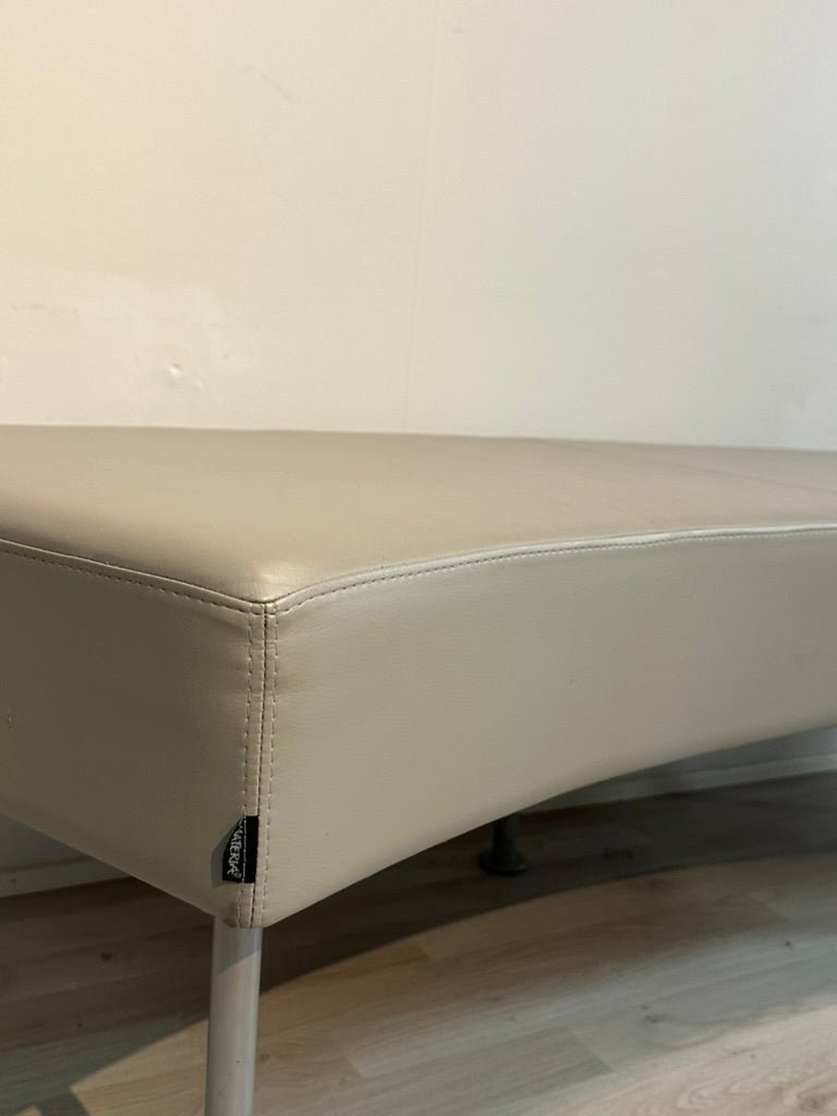 Materia Longo Bænk - A New Story