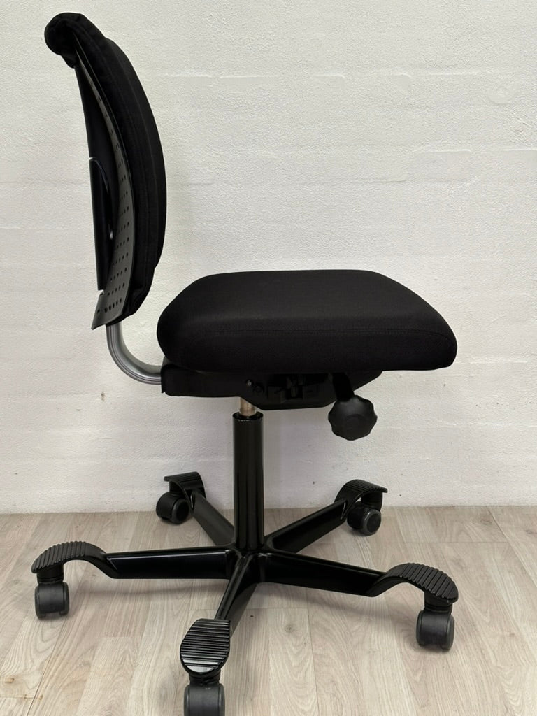 Upcyclet HÅG H05 5100 Kontorstol - A New Story