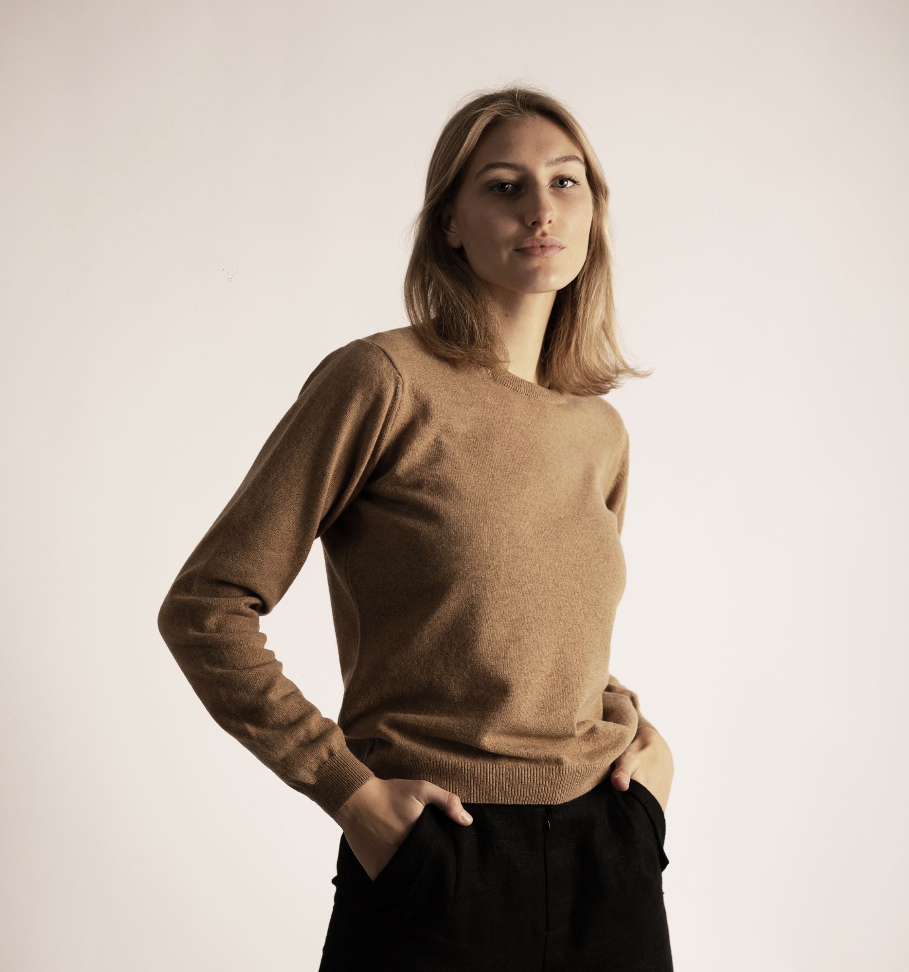 Cassie kashmir sweater med rund hals