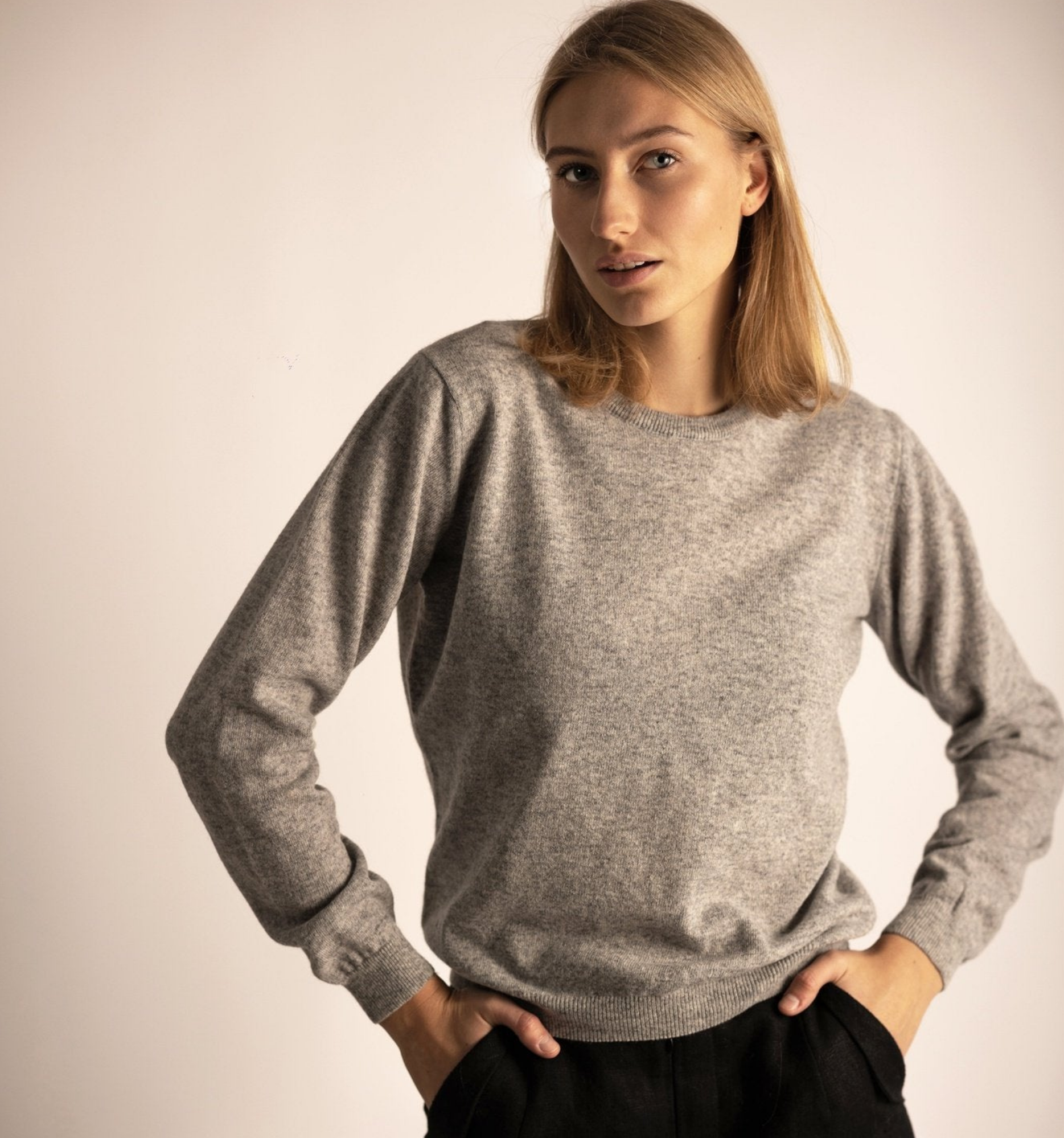 Cassie kashmir sweater med rund hals