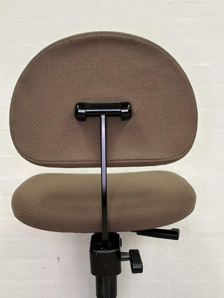 Labofa Upcycled Kontorstol - A New Story