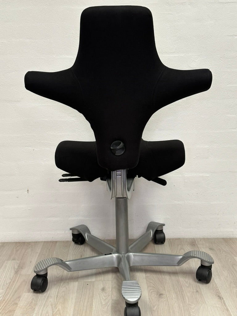 Upcycled Capisco med saddelsæde (model 2009) - A New Story