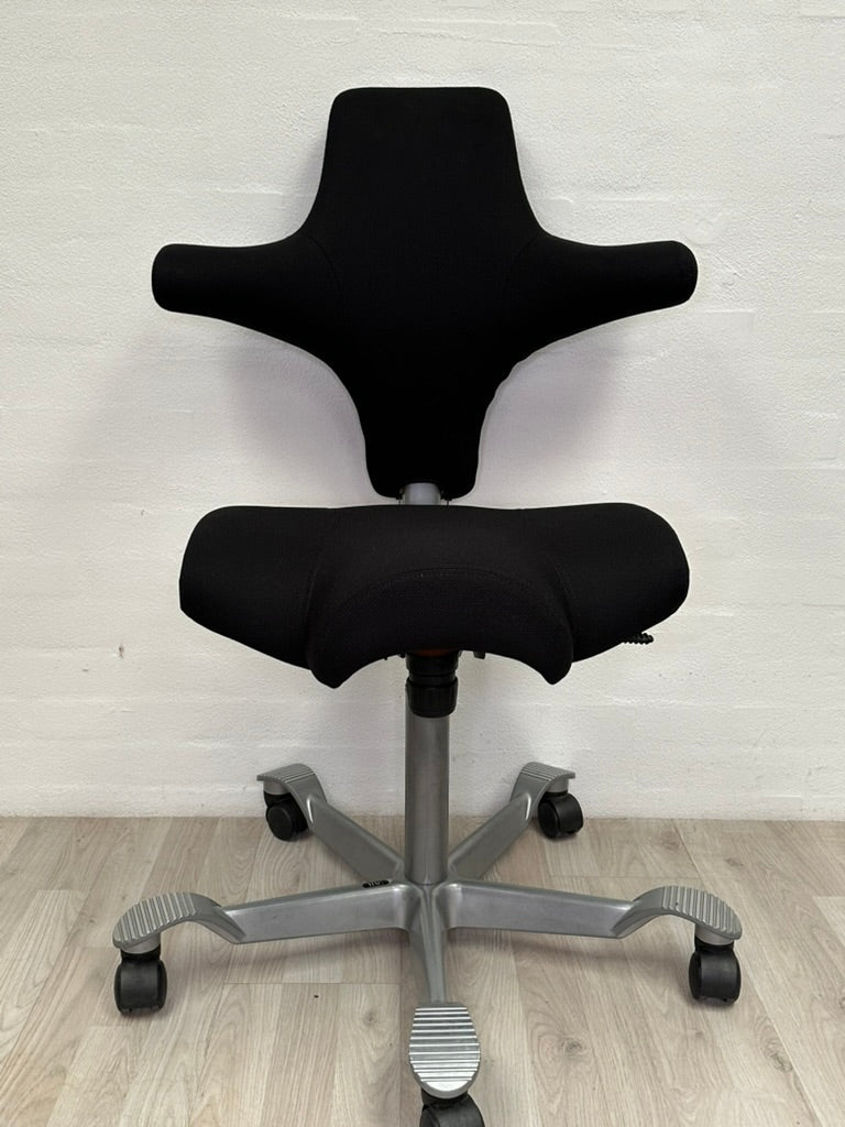 Upcycled Capisco med saddelsæde (model 2009) - A New Story