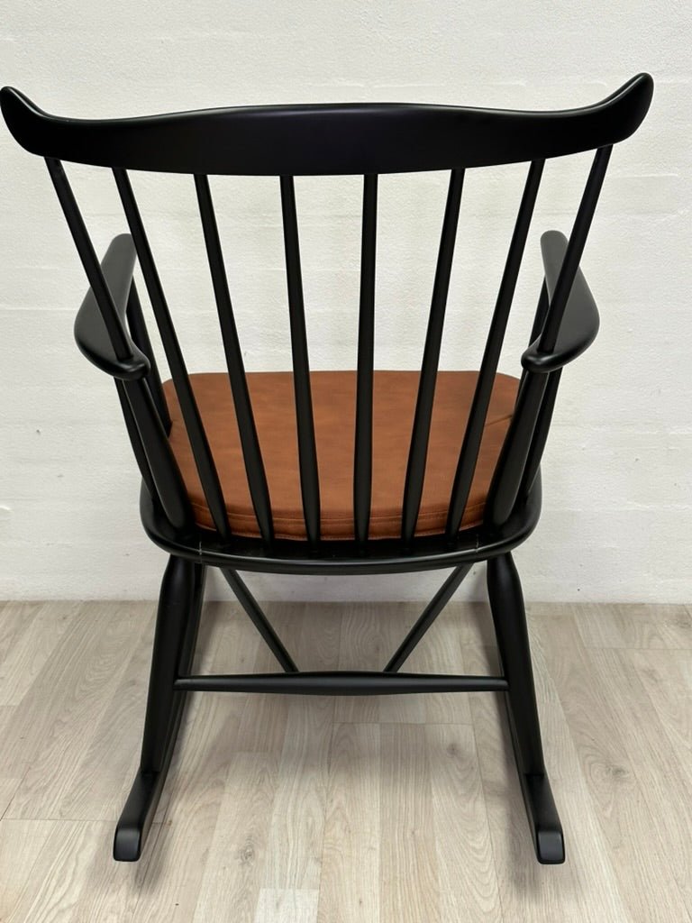 Upcycled Farstrup Gyngestol - A New Story