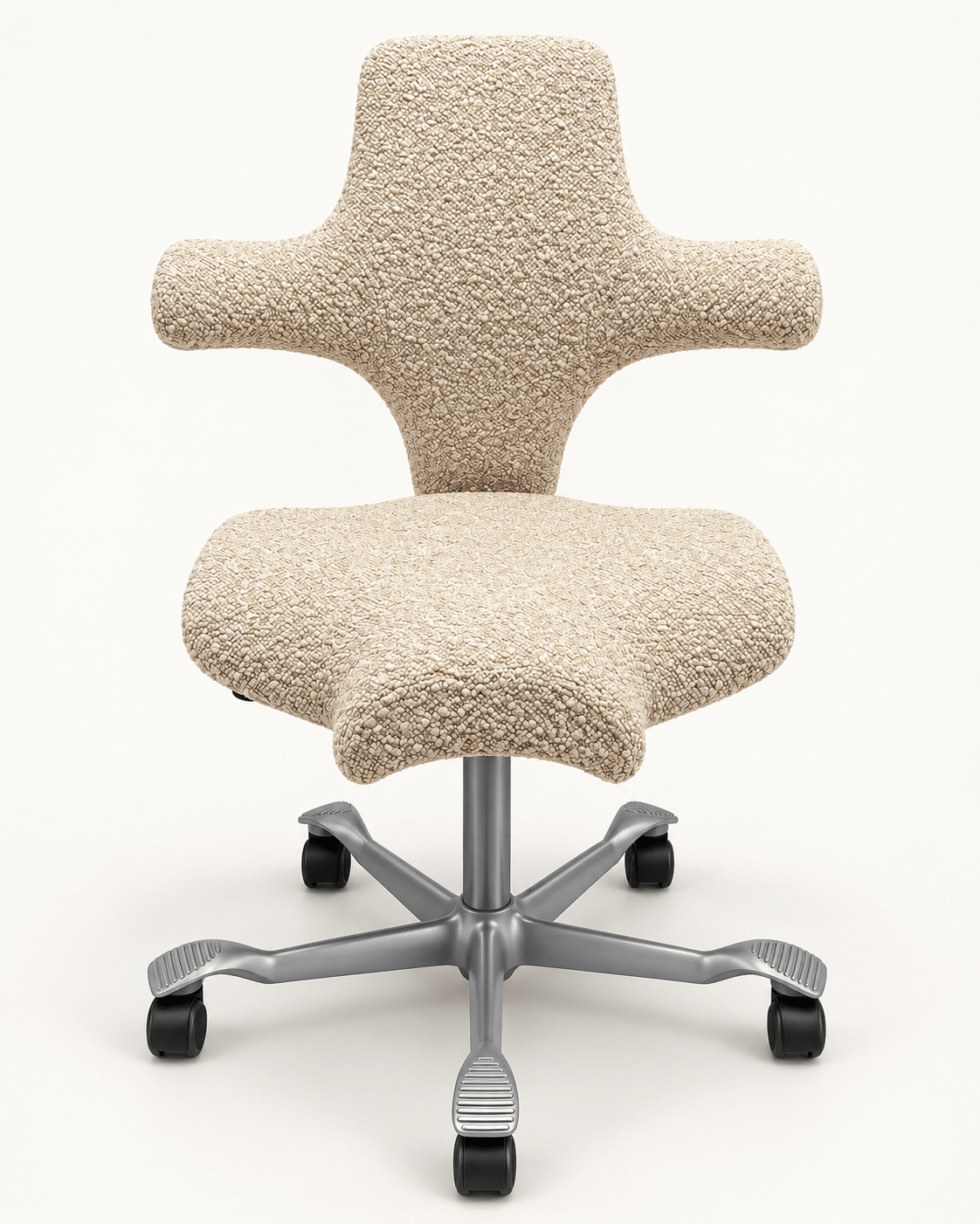 Upcycled HÅG Capisco kontorstol (med sadelsæde) i beige bouclé - A New Story