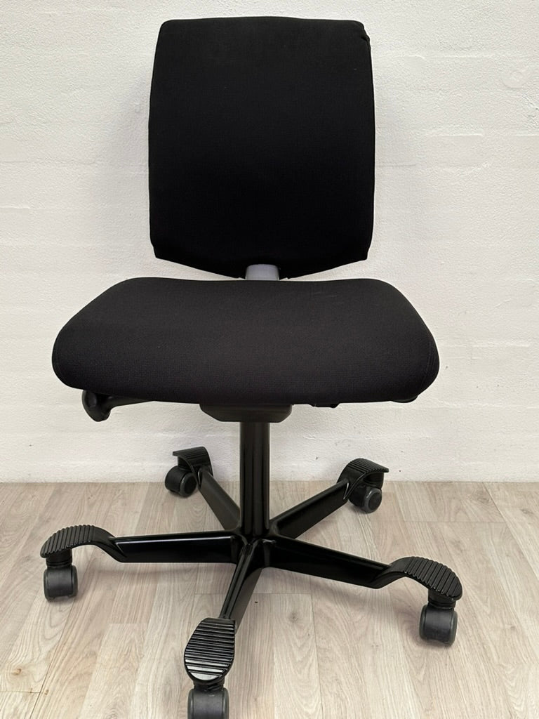 Upcyclet HÅG H05 5100 Kontorstol - A New Story